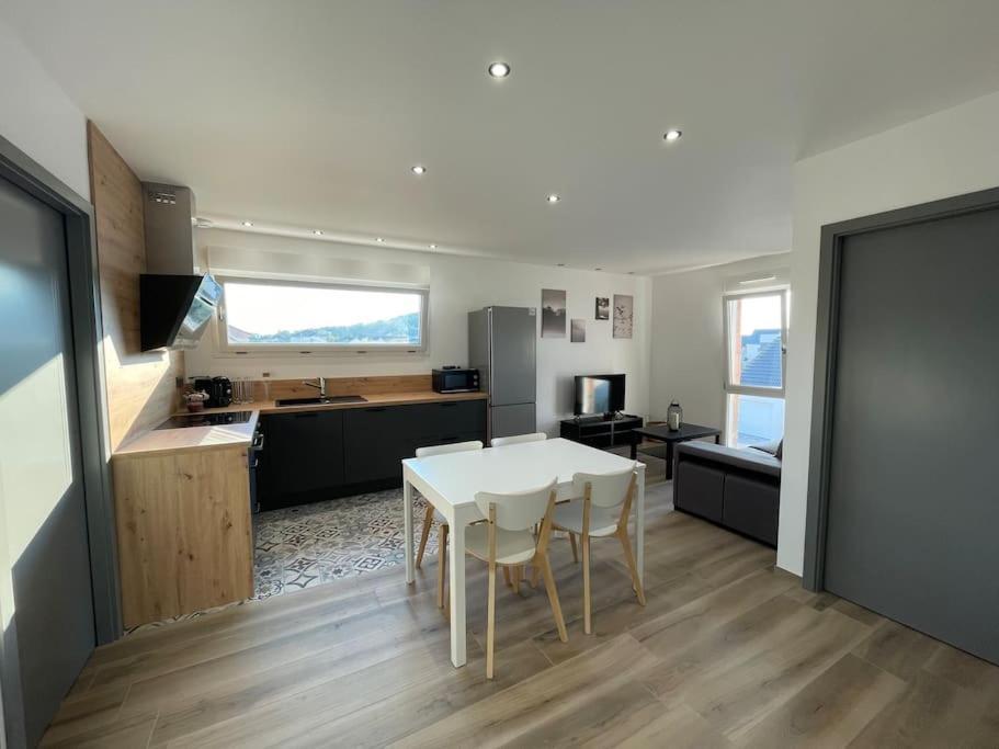 Appartement Climatise Charmes  Exteriör bild