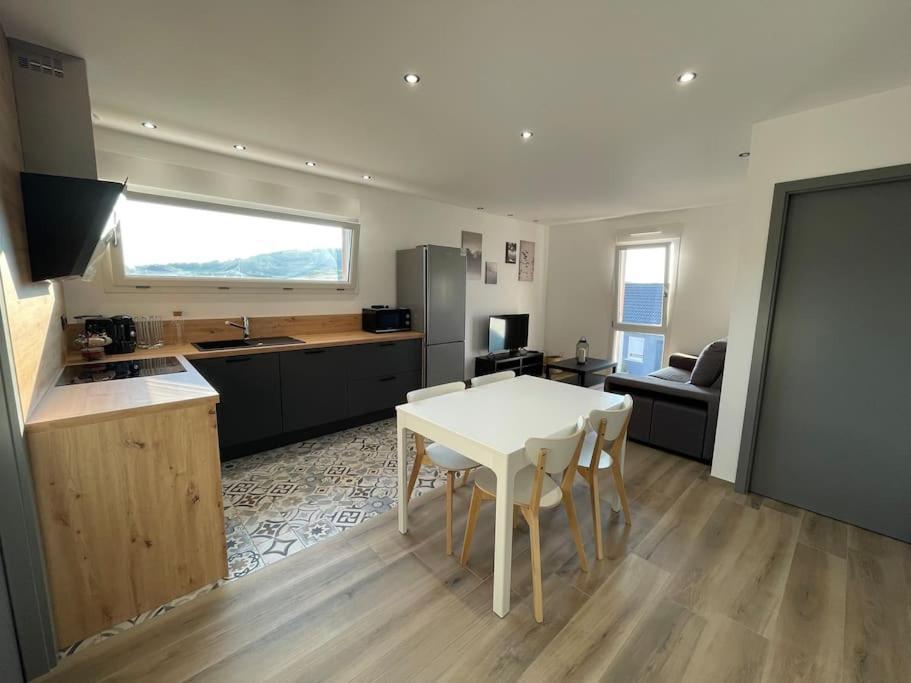 Appartement Climatise Charmes  Exteriör bild
