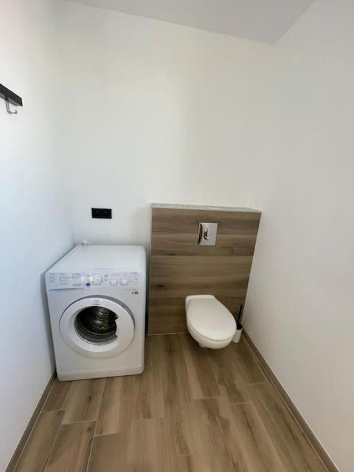 Appartement Climatise Charmes  Exteriör bild