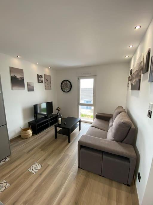 Appartement Climatise Charmes  Exteriör bild